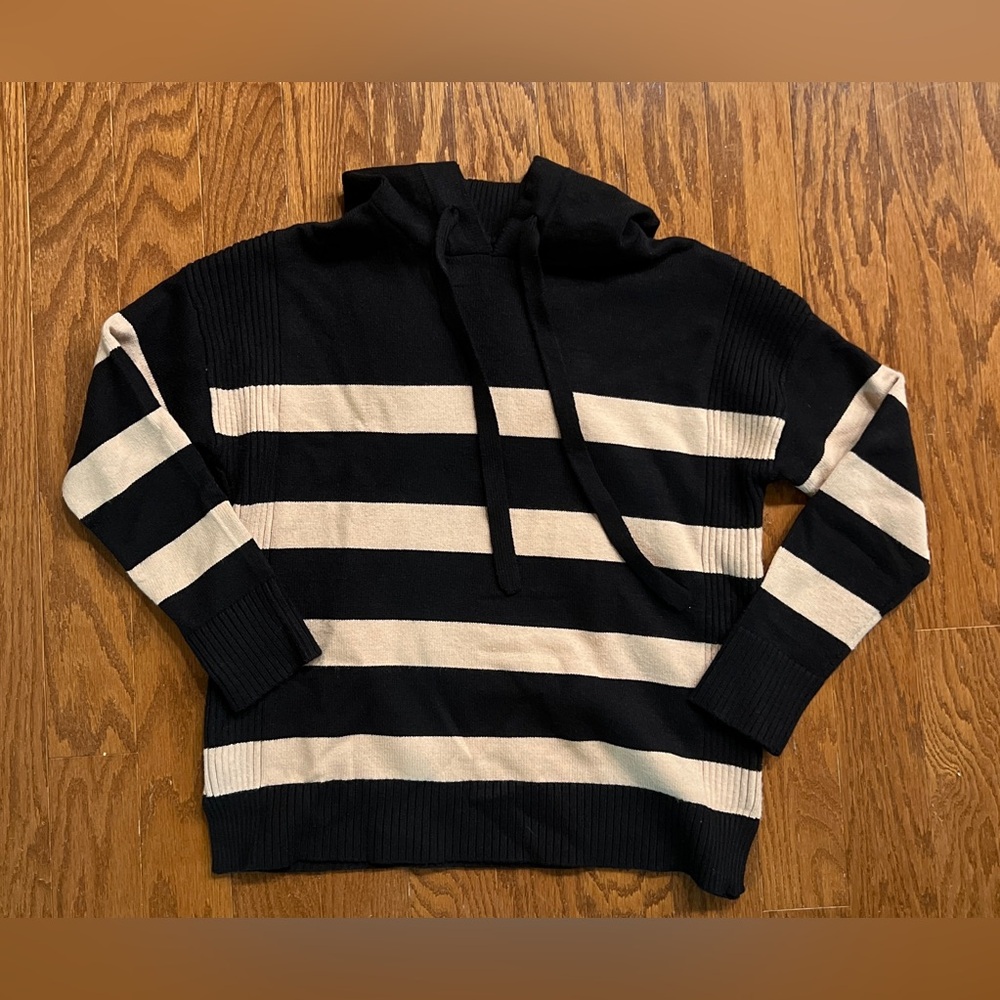 Evereve Black and Tan Striped Women's Hoodie Sweater